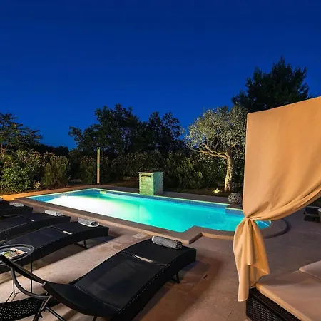 Vakantiehuis Ari Pula